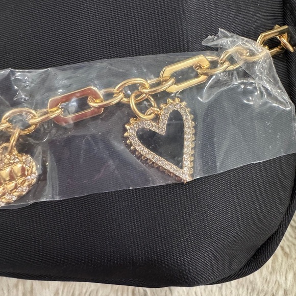 Black Belt Bag with Gold Heart Charm Chain – NWT - Picture 5 of 9